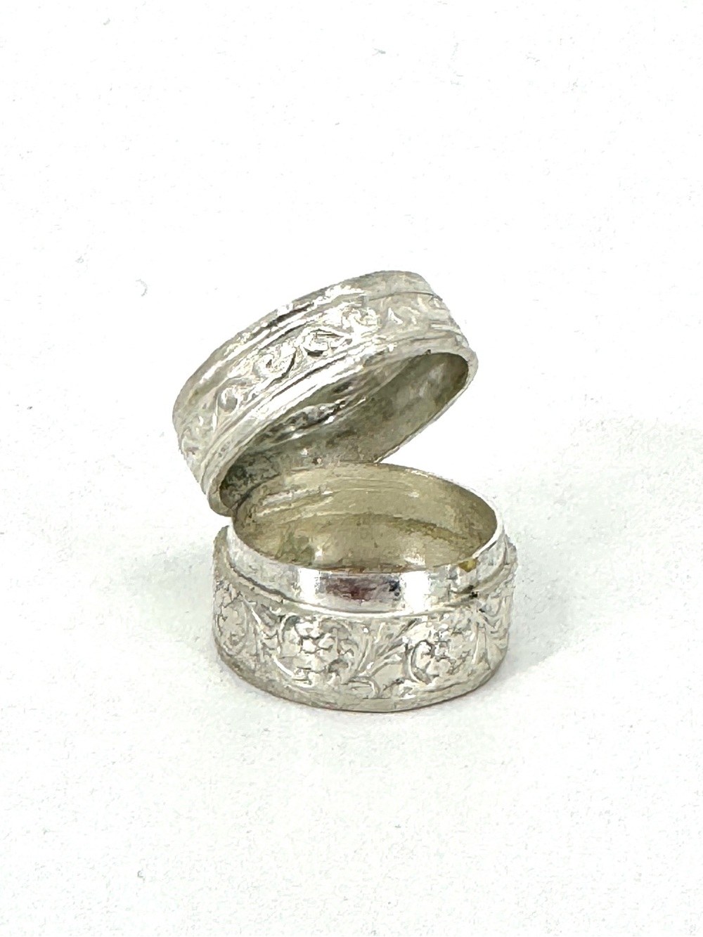 Estate Silver Plated pillbox Trinket Box for vanity - Picture 3 of 6